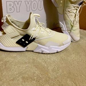 Nike Air Huarache Drift sz 11 Off White